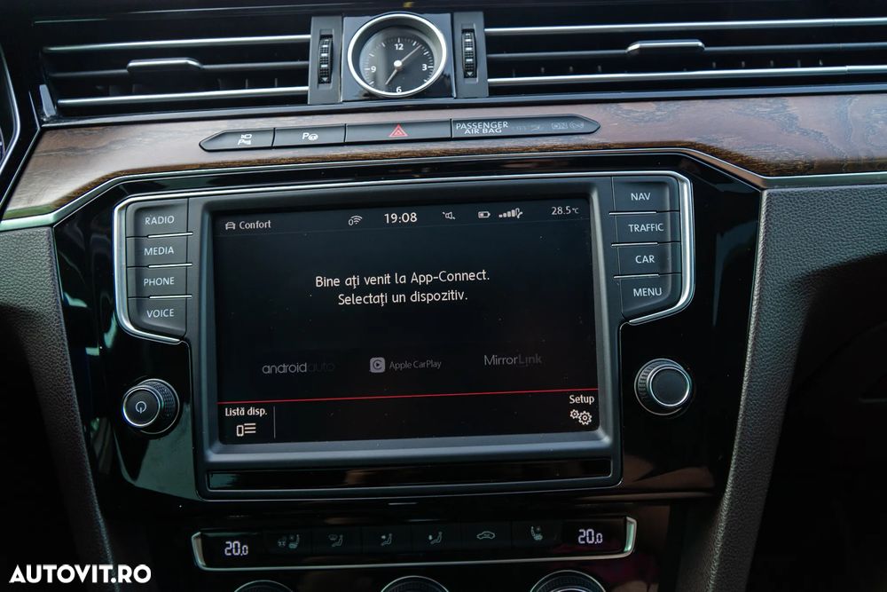 Volkswagen Passat - 28