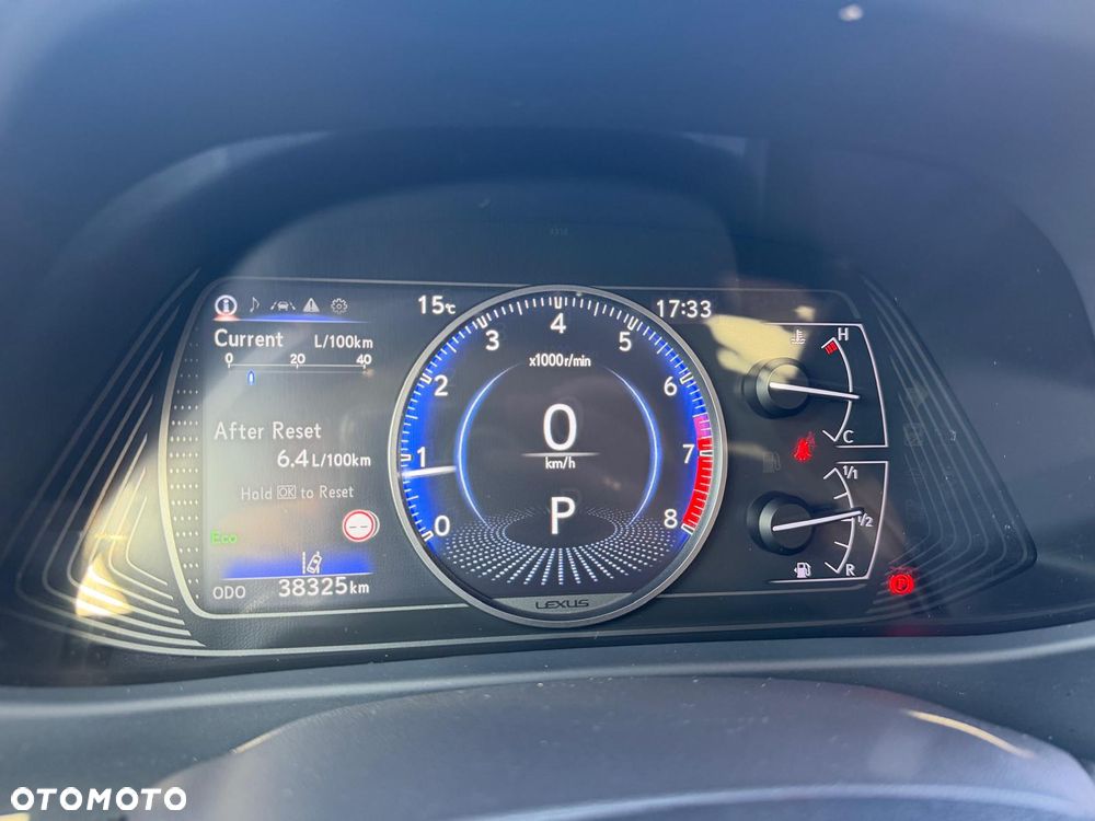 Lexus UX - 10