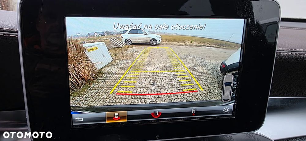 Mercedes-Benz GLC - 21