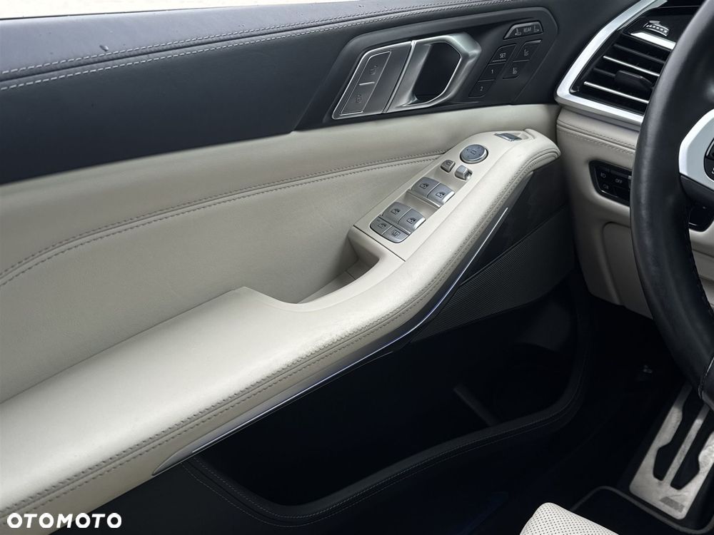 BMW X7 xDrive40d mHEV - 18
