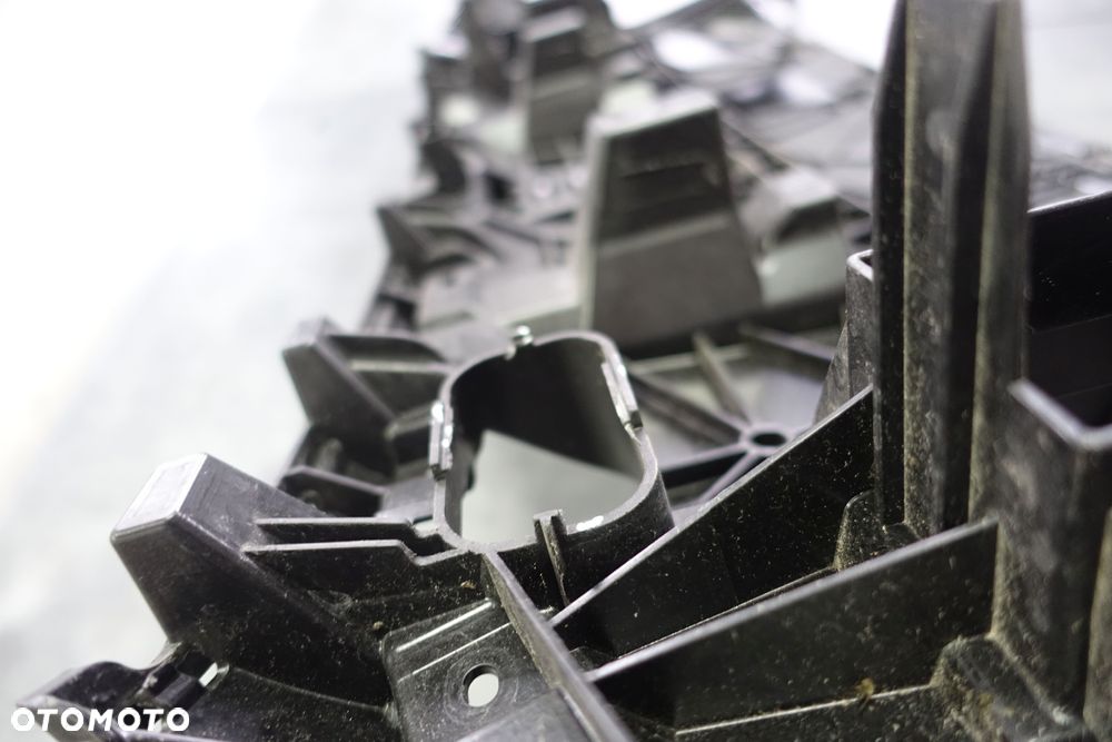 WZMOCNIENIE ATRAPA ZDERZAKA AUDI Q4 E-TRON - 6