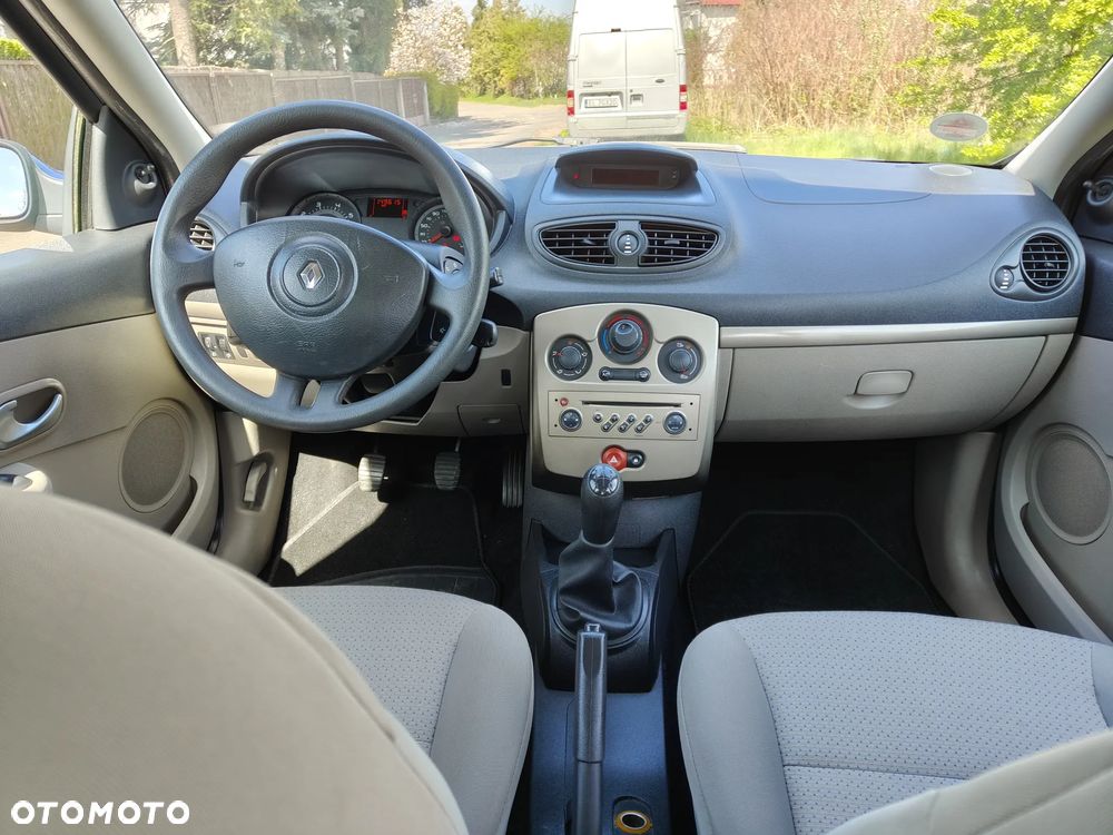 Renault Clio - 8