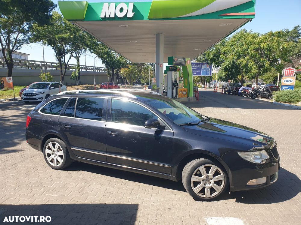 Skoda Superb 2.0 TDI Exclusive - 2