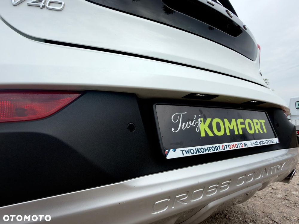 Volvo V40 Cross Country - 18