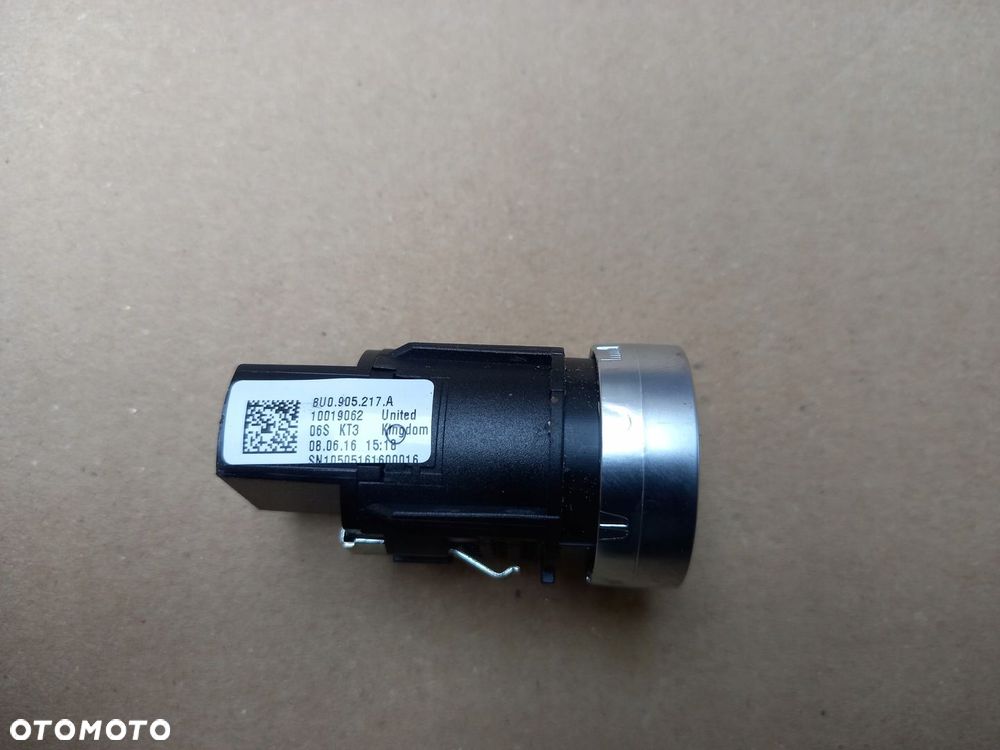 Włacznik przycisk START/ STOP Audi Q3 8U0905217A - 2