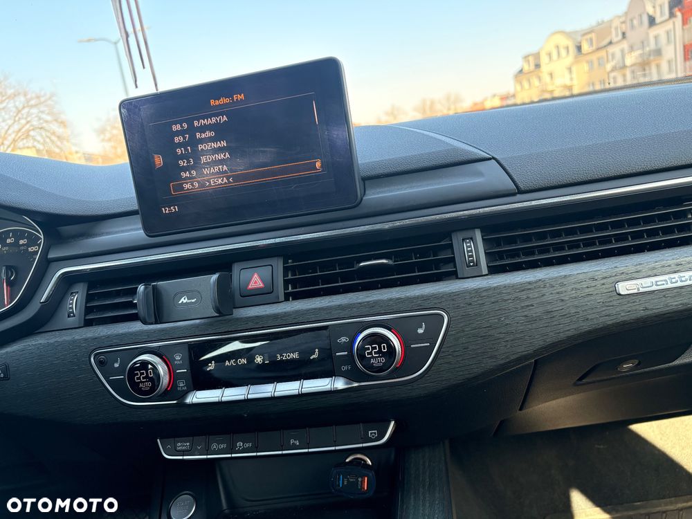 Audi A4 Limousine - 8