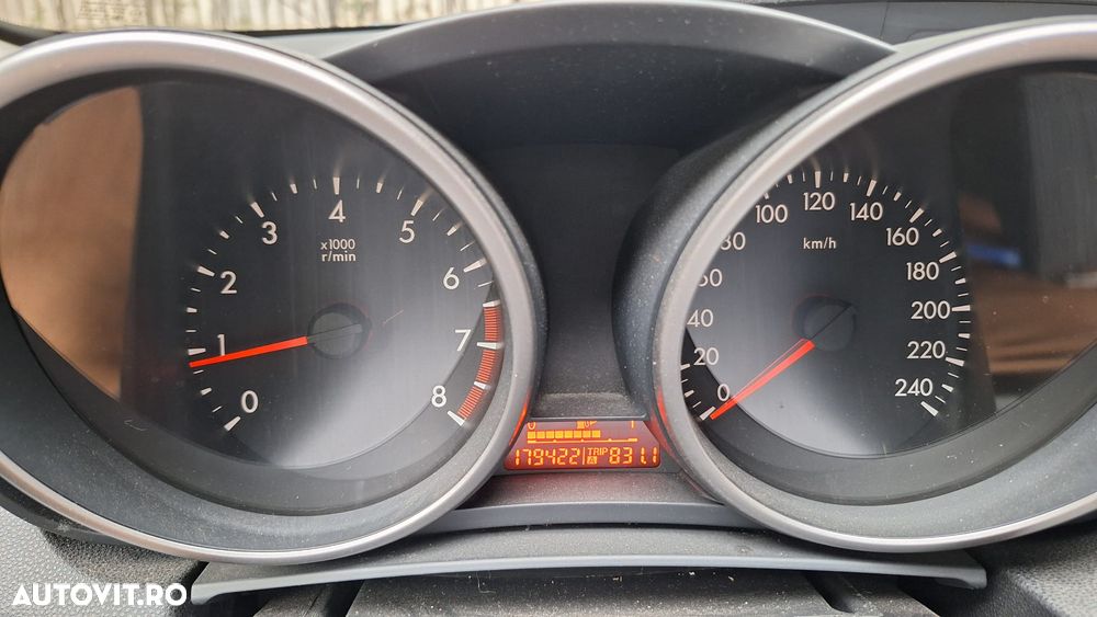 Mazda 3 - 8