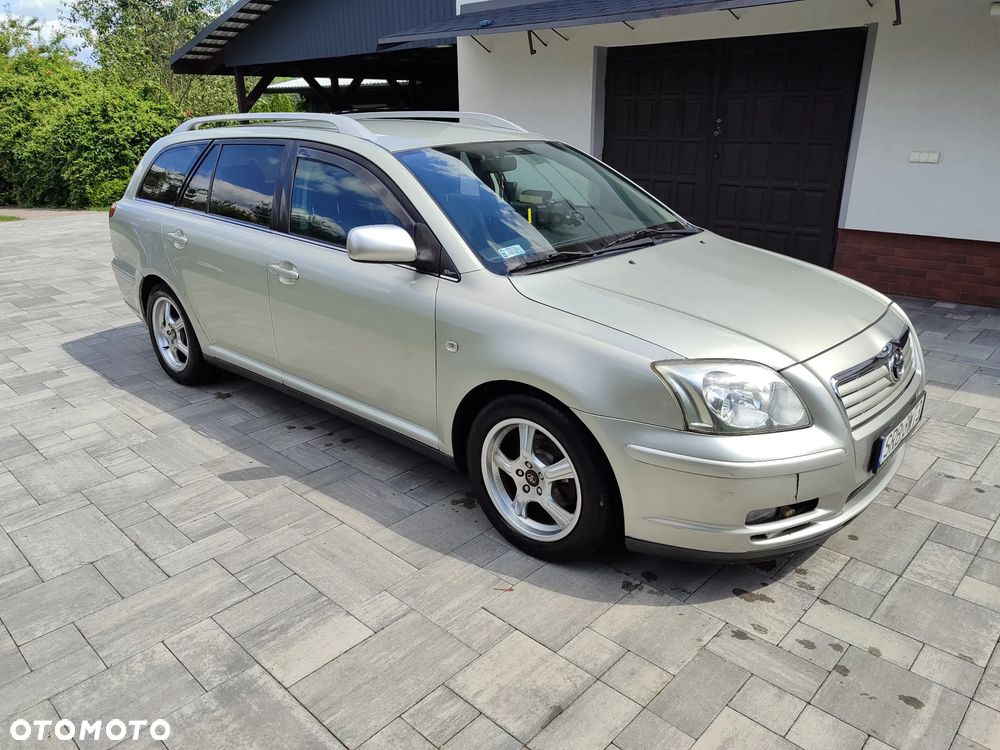 Toyota Avensis 1.6 VVT-i Terra - 1