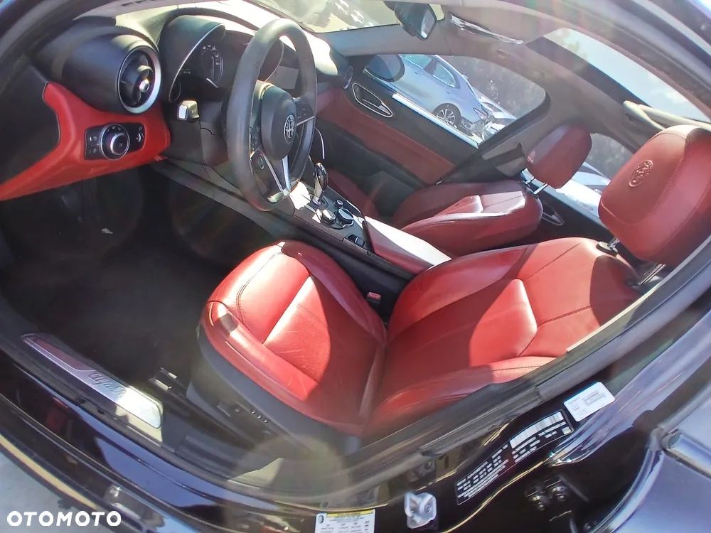 Alfa Romeo Giulia 2.0 Turbo 16V AT8 Veloce - 16