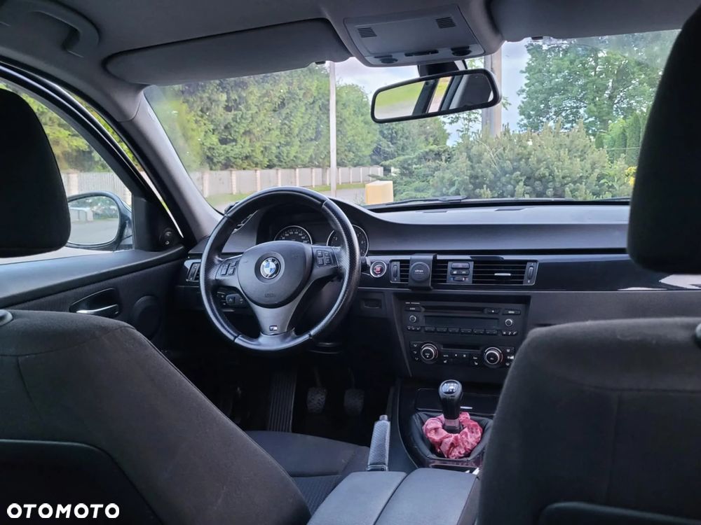 BMW Seria 3 330i - 9