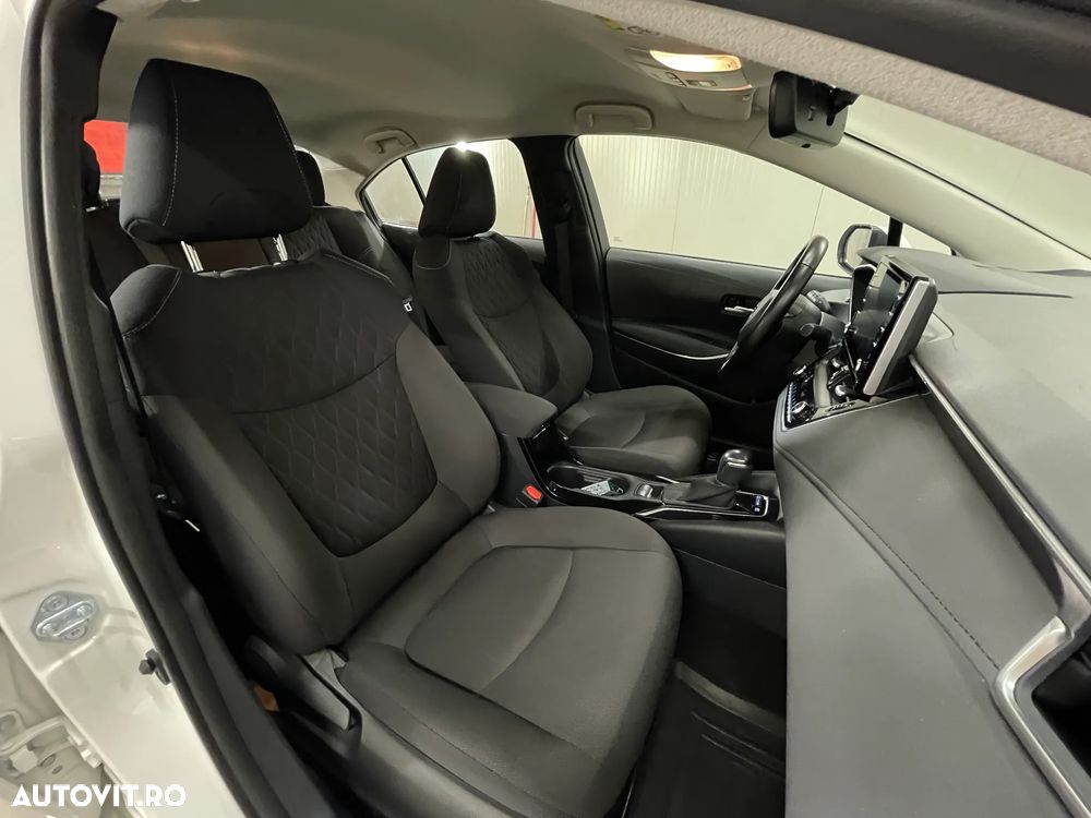 Toyota Corolla 1.8 Business Edition - 11