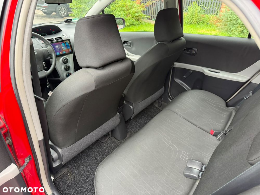 Toyota Yaris - 17