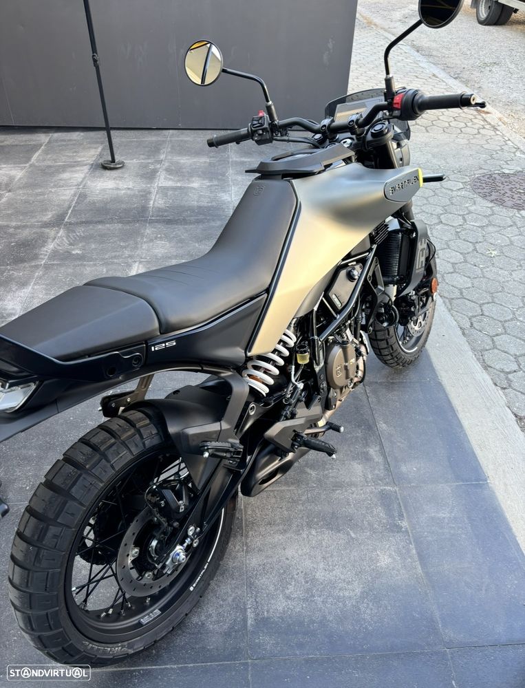 Husqvarna Svartpilen 125 - 5