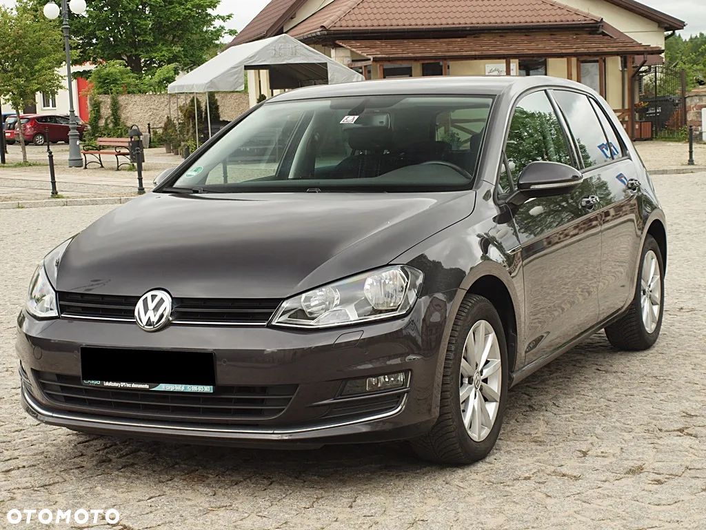 Volkswagen Golf - 1