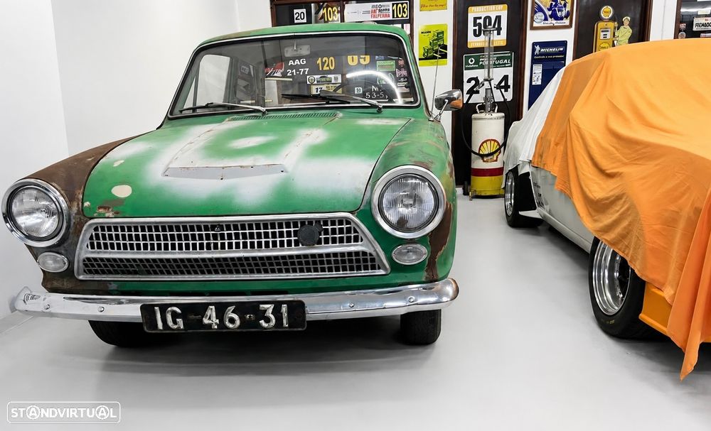 Ford Cortina - 1