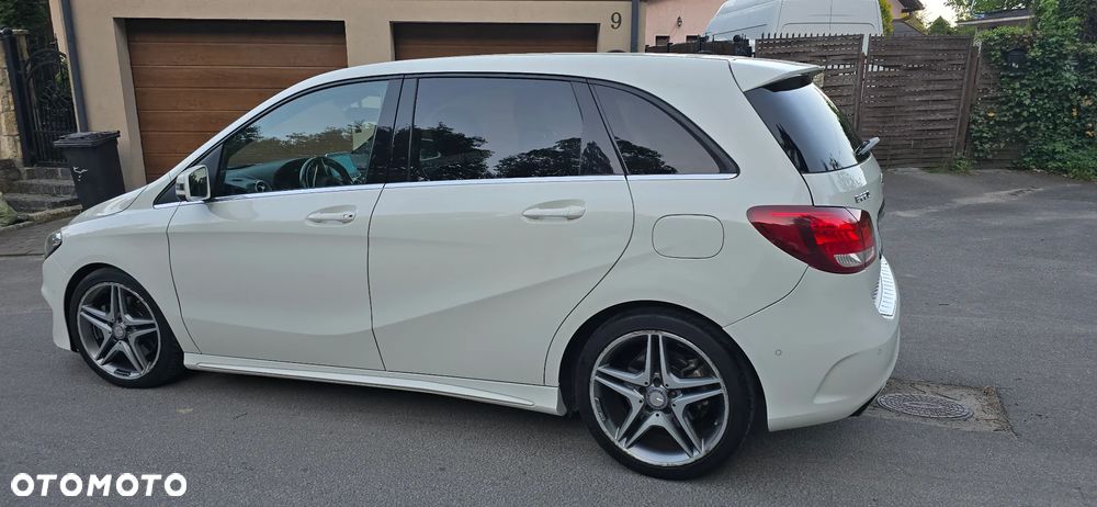 Mercedes-Benz Klasa B 220 4-Matic AMG Line - 4
