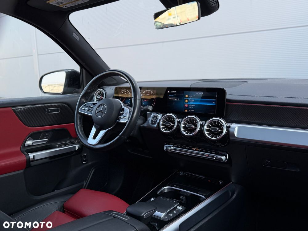 Mercedes-Benz GLB 250 4-Matic AMG Line 8G-DCT - 17