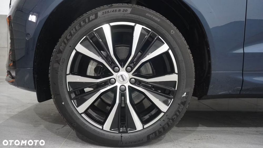 Volvo XC 60 B5 B AWD Plus Dark - 11