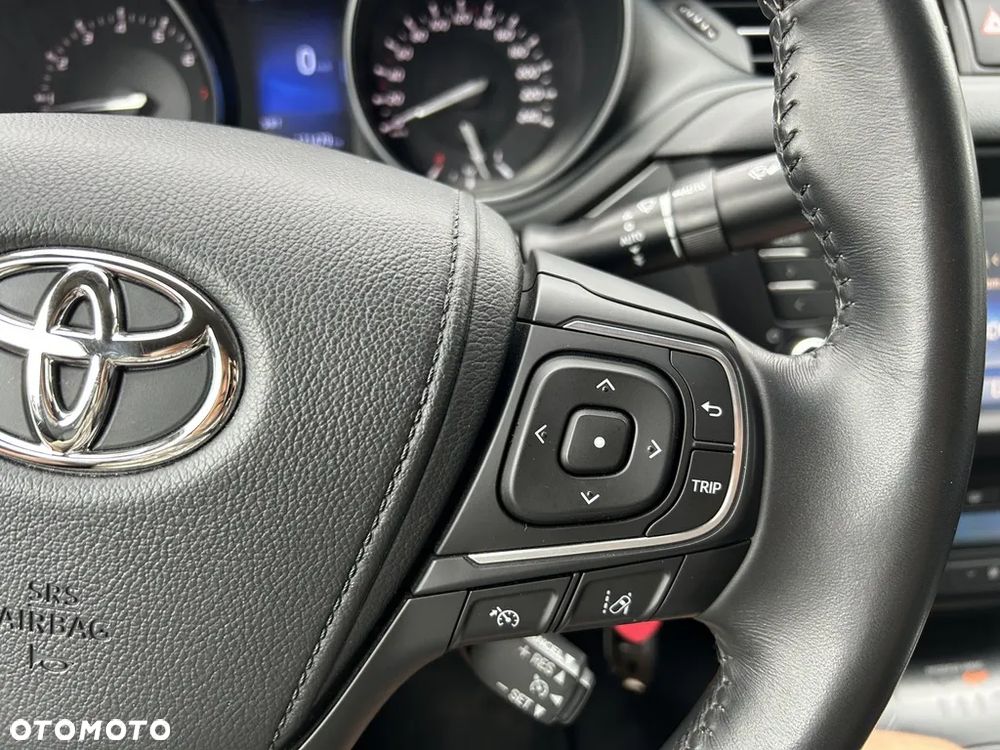 Toyota Avensis 1.8 Comfort - 27