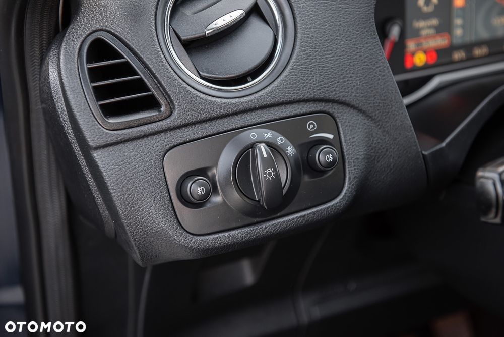 Ford S-Max 2.5 Titanium - 18