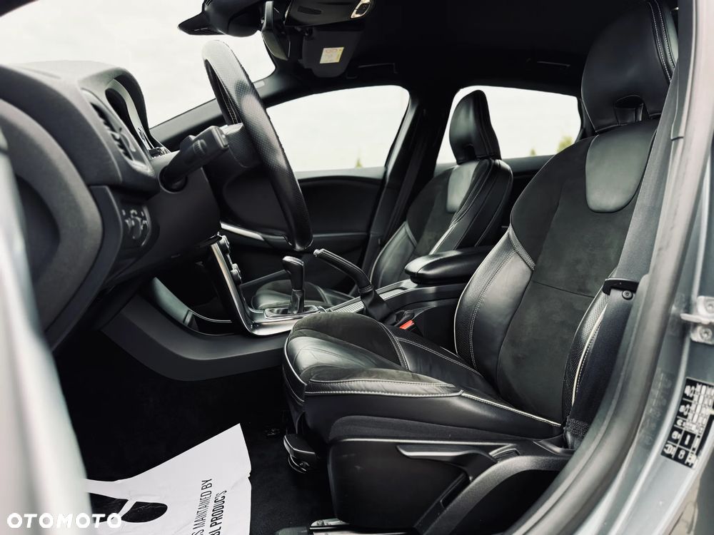 Volvo V40 D2 Momentum - 26