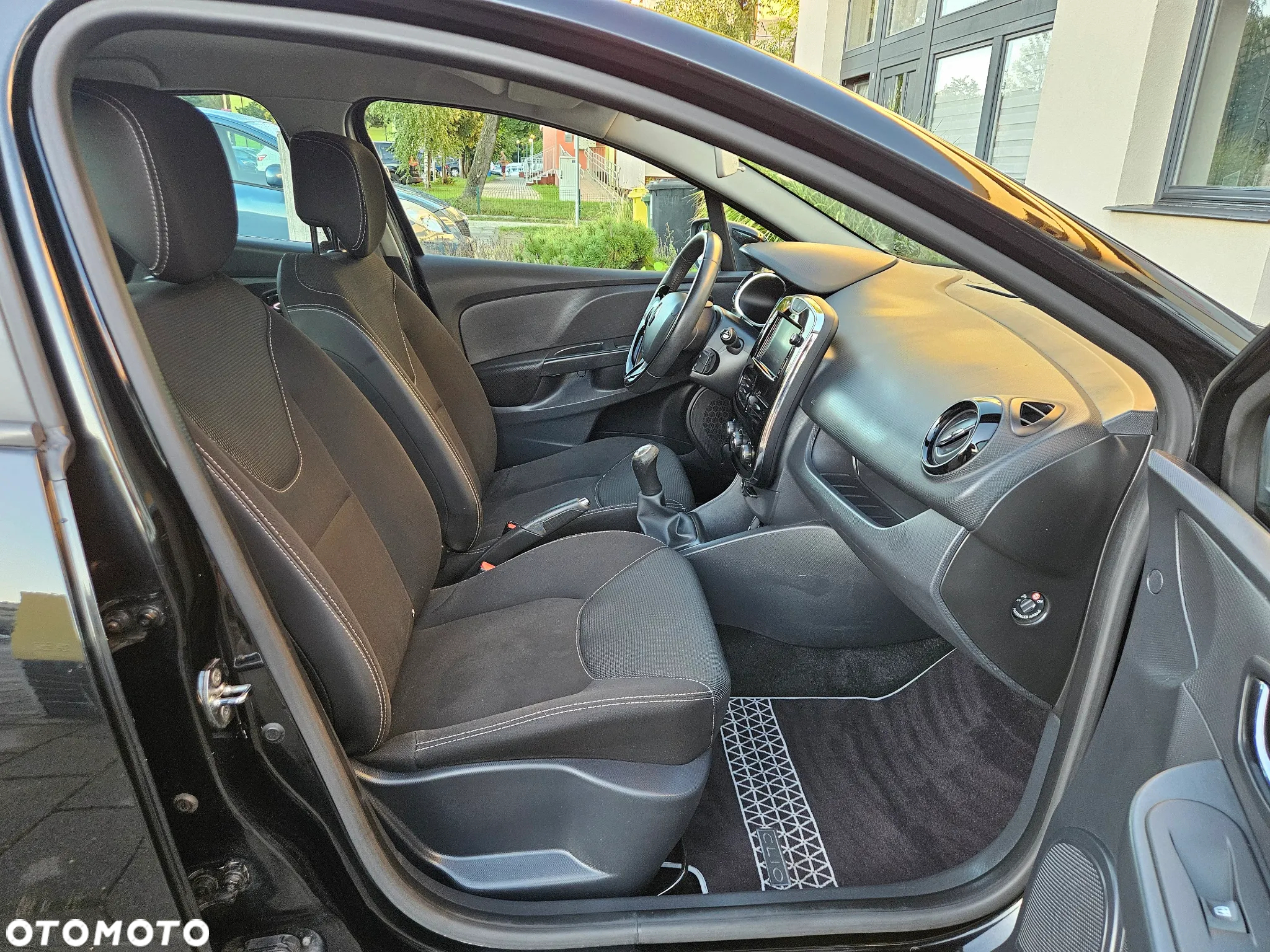 Renault Clio 1.2 16V Alize - 9