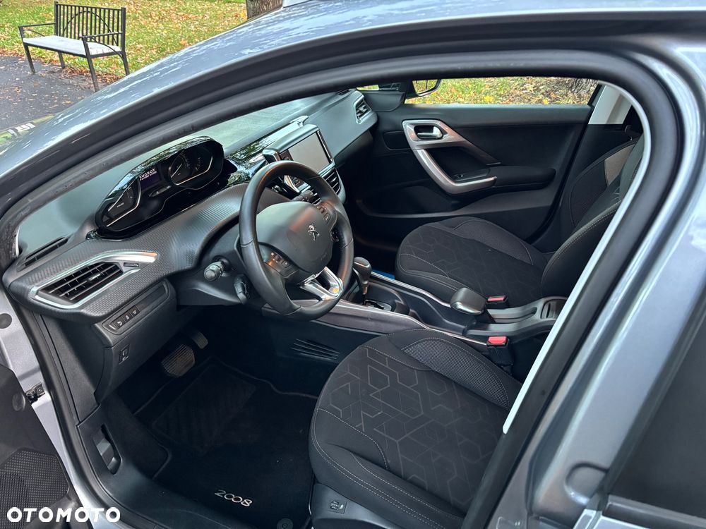 Peugeot 2008 - 11