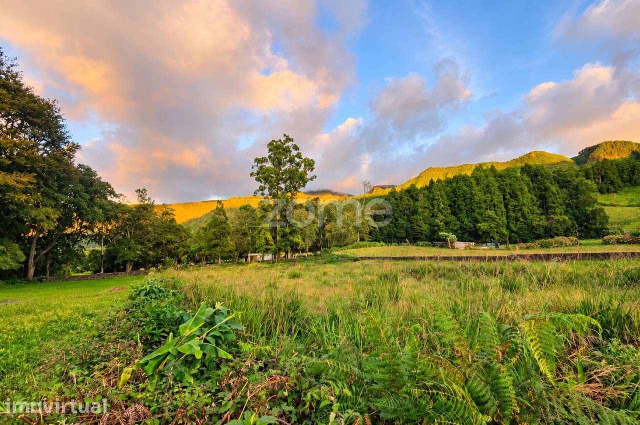 Terreno com Potencial Construtivo nas Sete Cidades - Grande imagem: 3/10