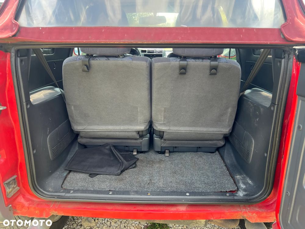 Toyota RAV4 2.0 - 7