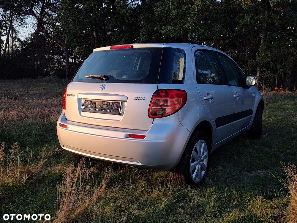 Suzuki SX4 1.5 Comfort - 8