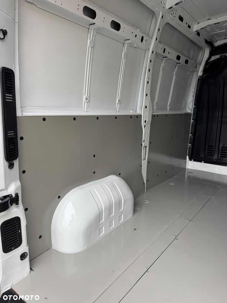 Renault Master - 25