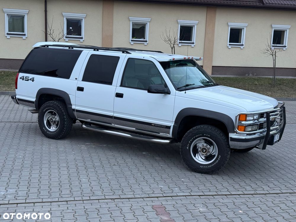 Chevrolet Suburban - 14
