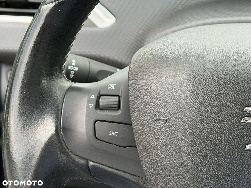 Peugeot 2008 PureTech 110 Stop&Start EAT6 Allure - 23