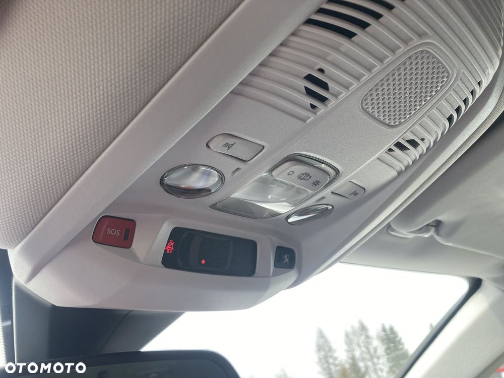 Peugeot 3008 1.2 PureTech Allure Pack S&S - 27