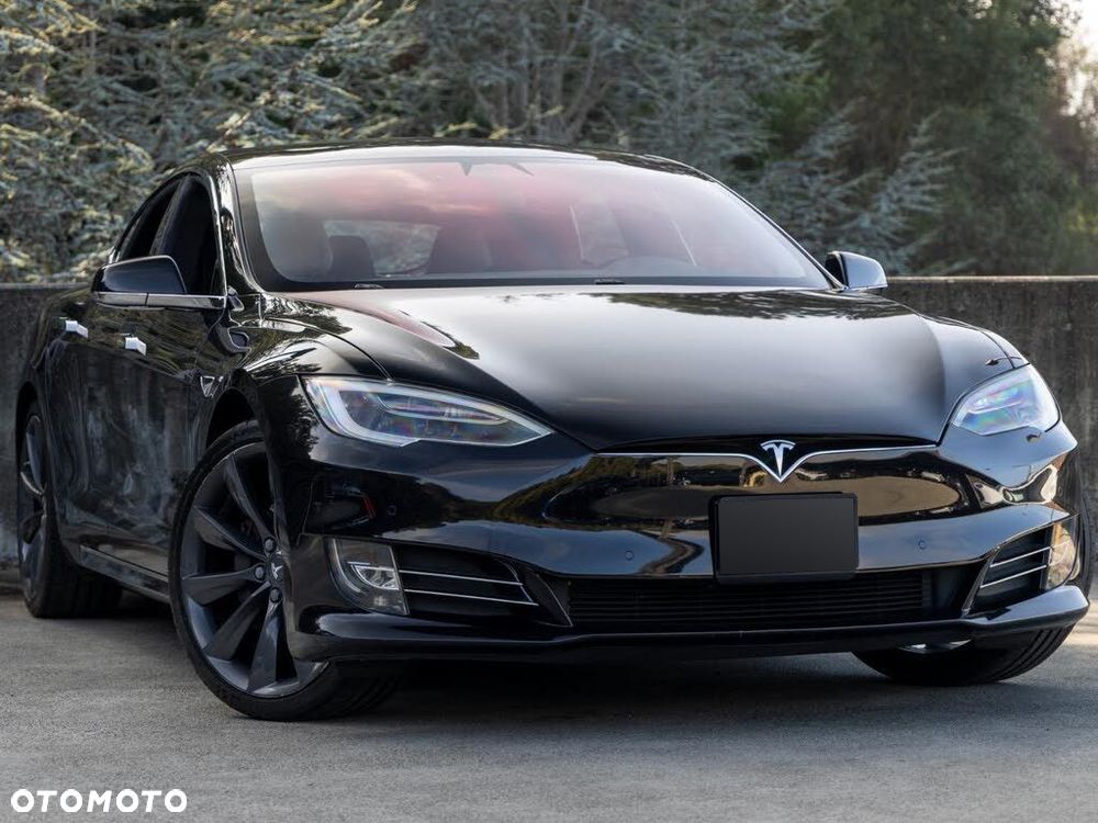 Tesla Model S - 1