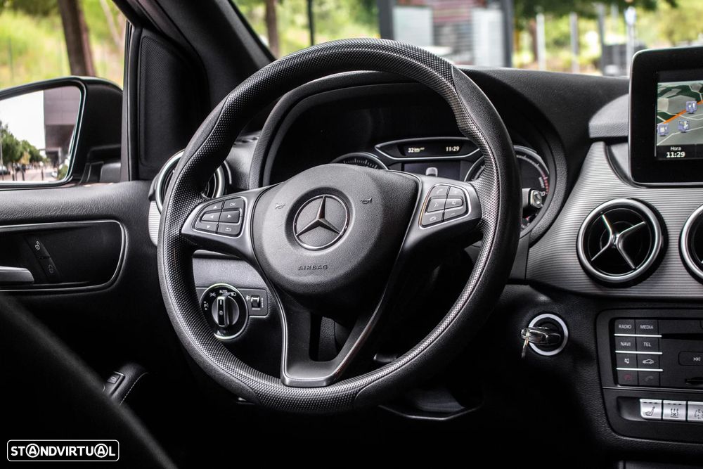 Mercedes-Benz B 250 e Electric Drive - 33