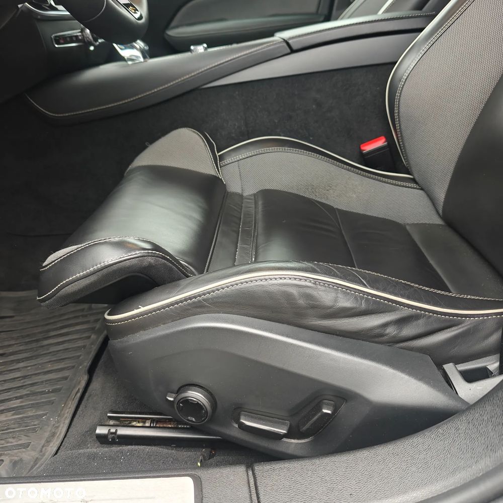 Volvo S60 T8 Recharge AWD Plus Dark - 16