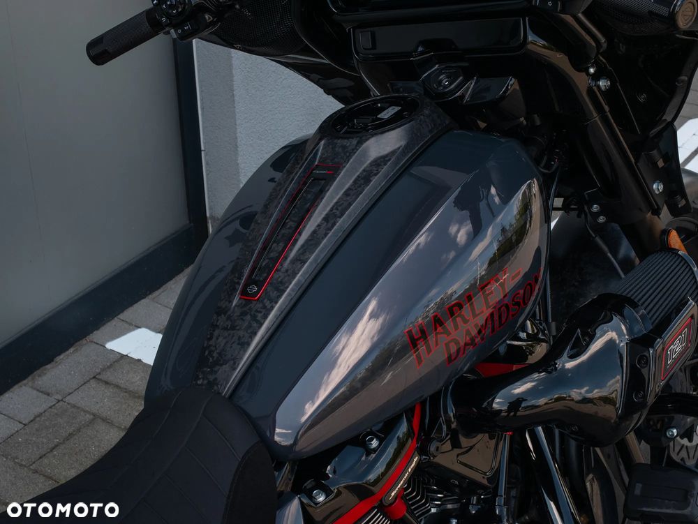 Harley-Davidson CVO Street Glide - 7