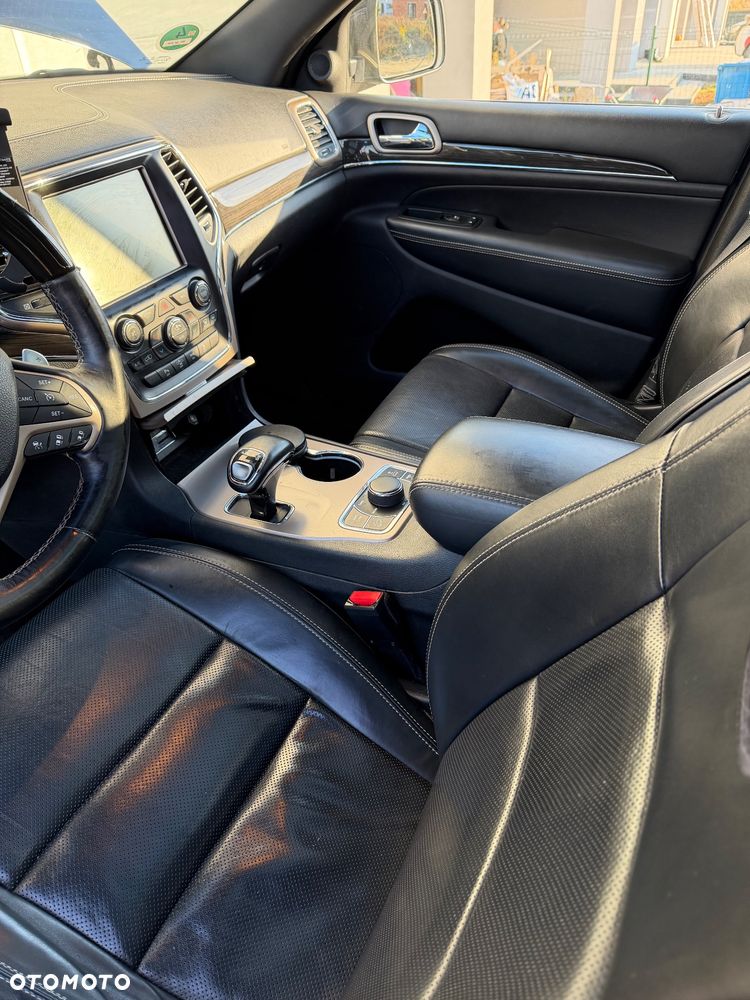 Jeep Grand Cherokee - 21