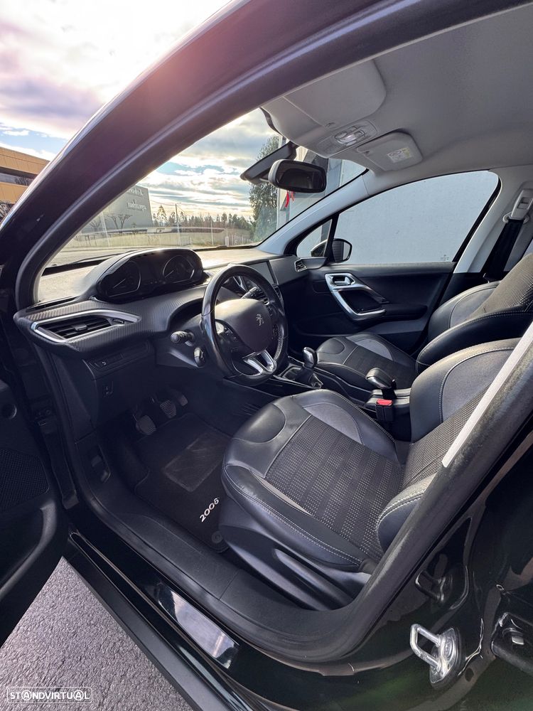 Peugeot 2008 1.2 PureTech Allure - 10