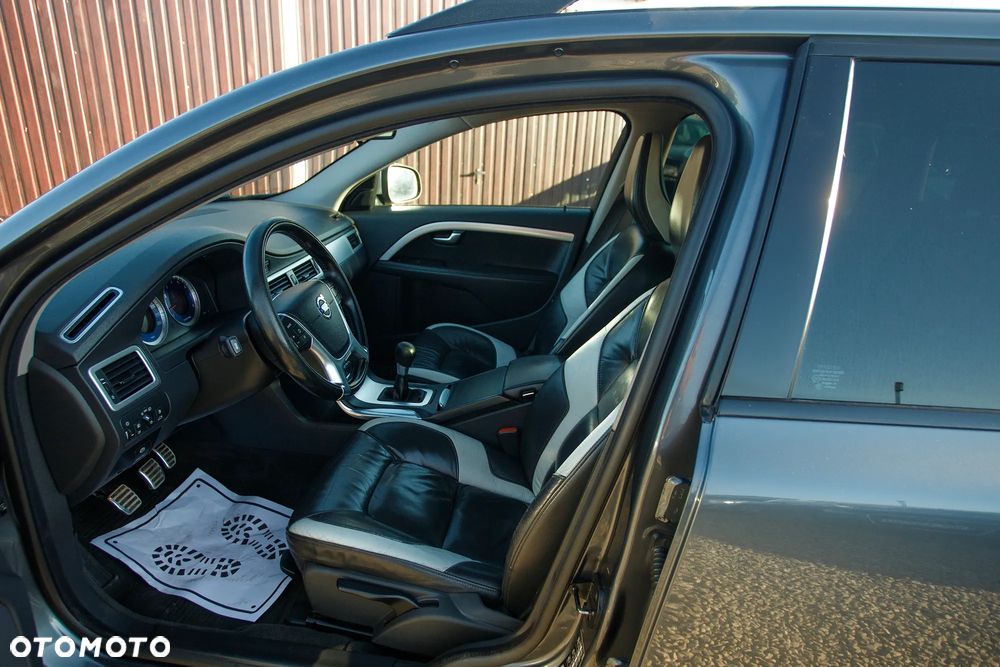 Volvo V70 2.5T R-Design Summum - 18