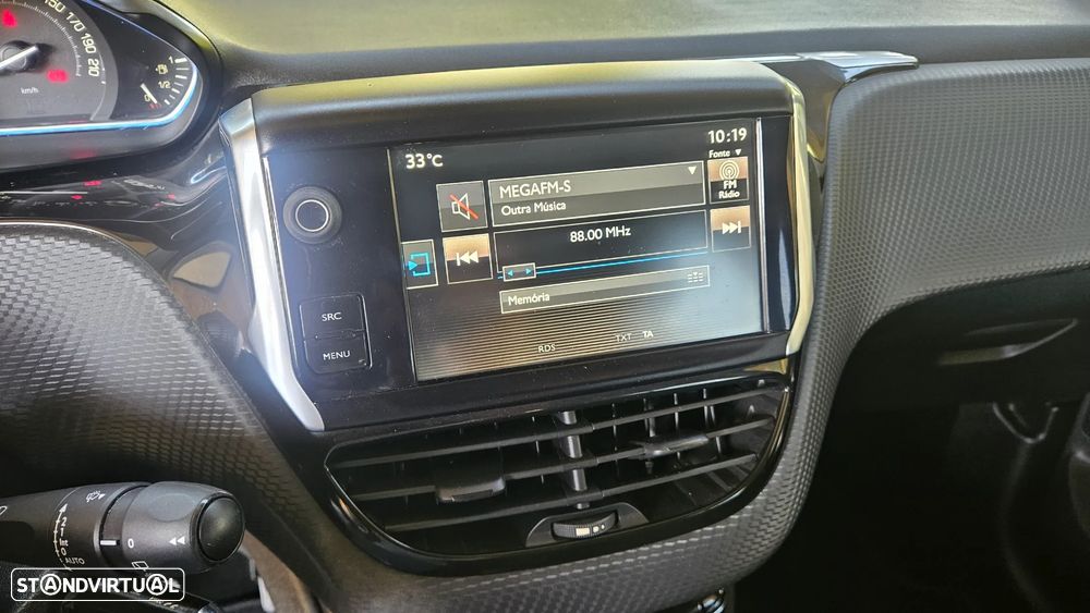 Peugeot 2008 1.2 PureTech Allure - 24
