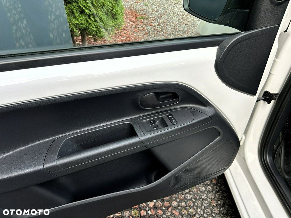 Volkswagen up! 1.0 street EU6 - 13