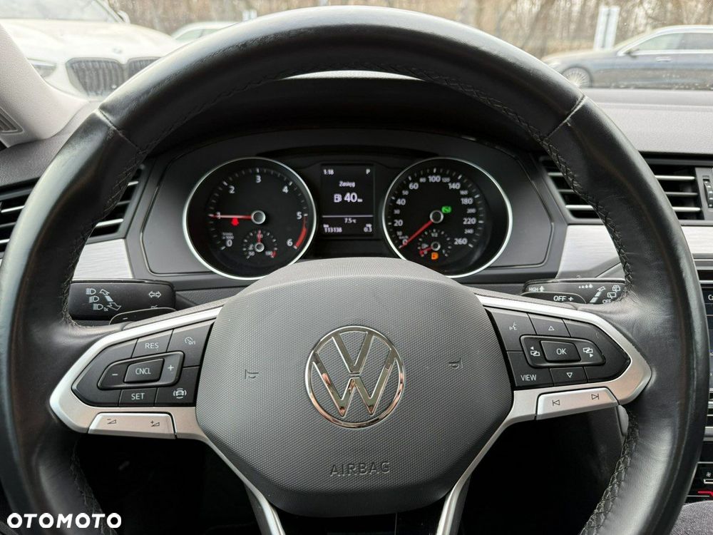 Volkswagen Passat - 6