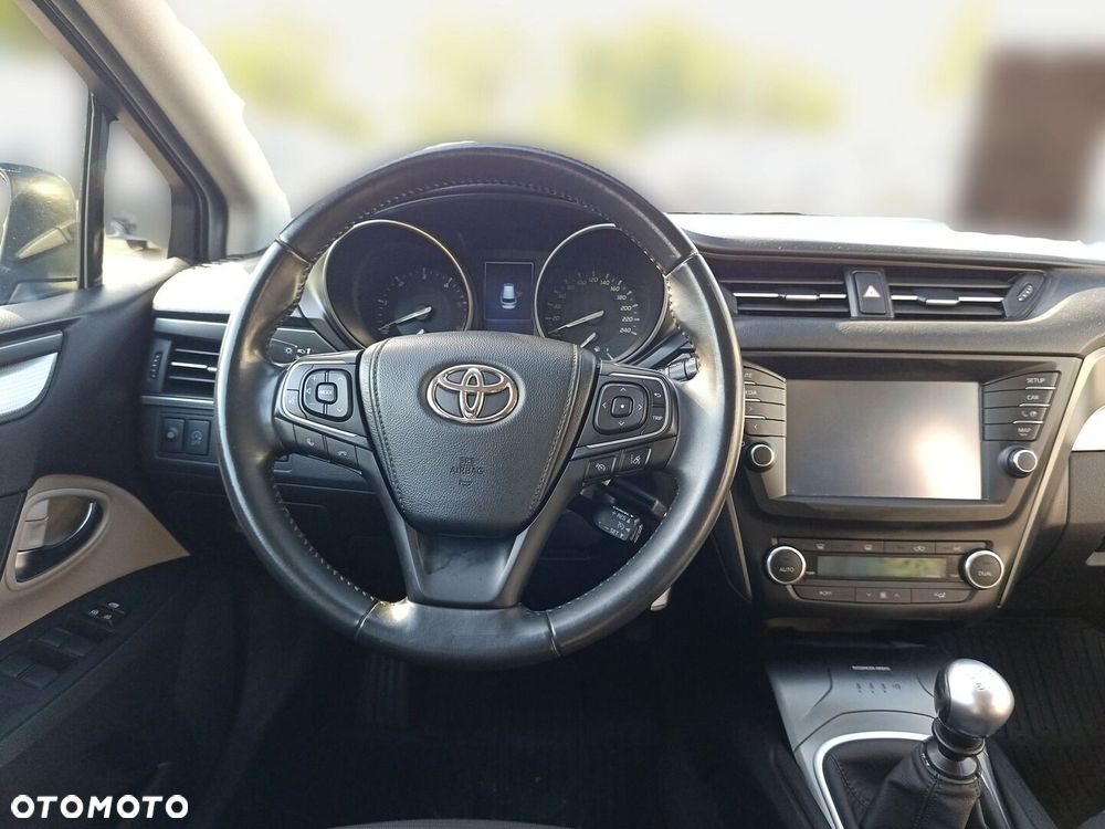Toyota Avensis 2.0 D-4D Premium - 14