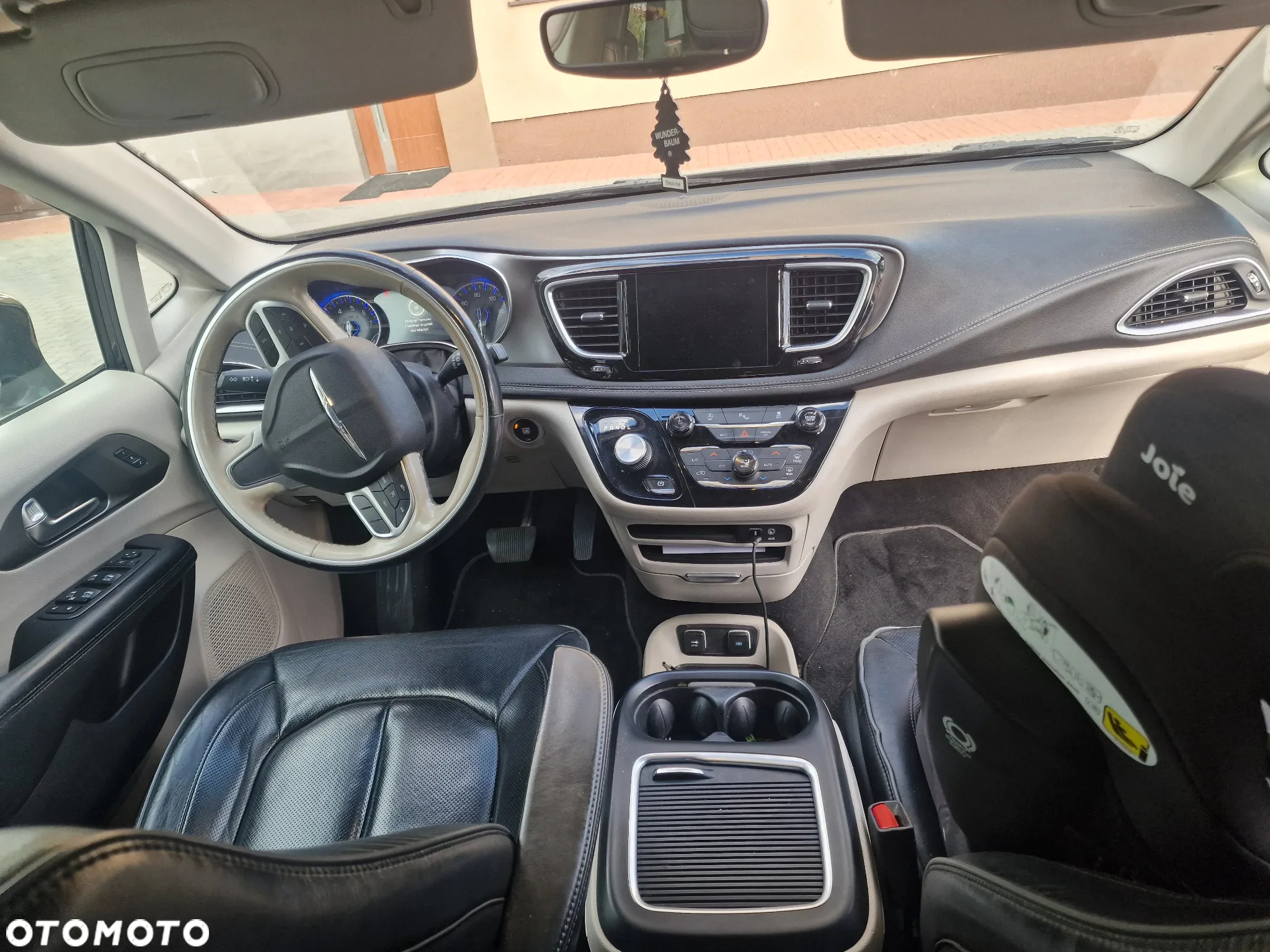 Chrysler Pacifica - 15