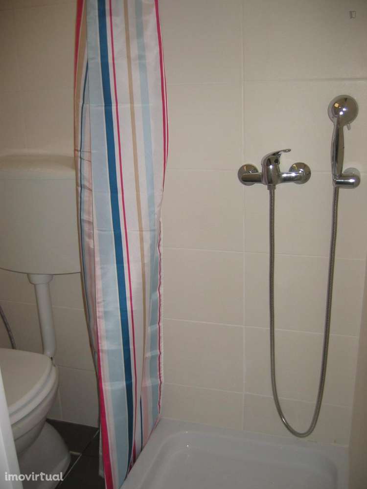 Quarto - localizado em Cidral Coimbra - Grande imagem: 5/25