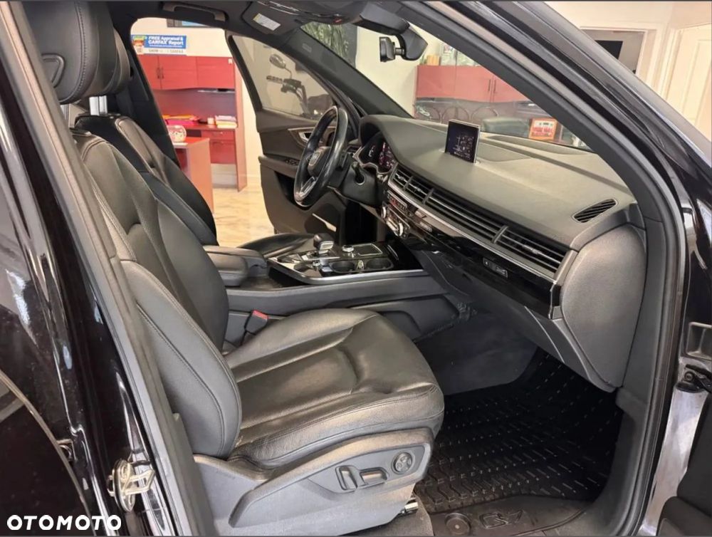 Audi Q7 3.0 TFSI Quattro Tiptronic - 23