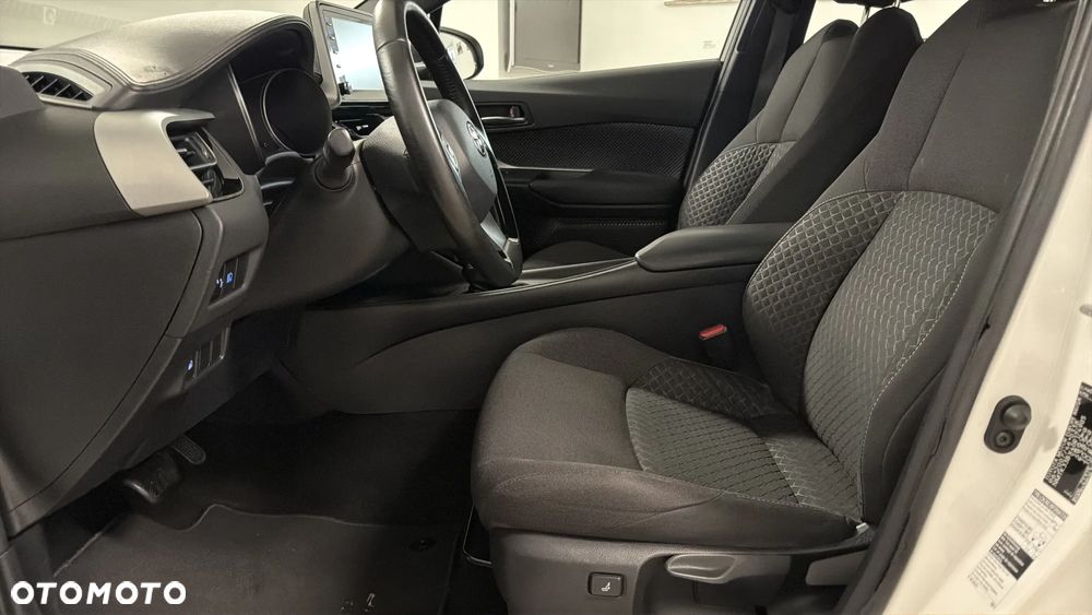 Toyota C-HR Flow - 21
