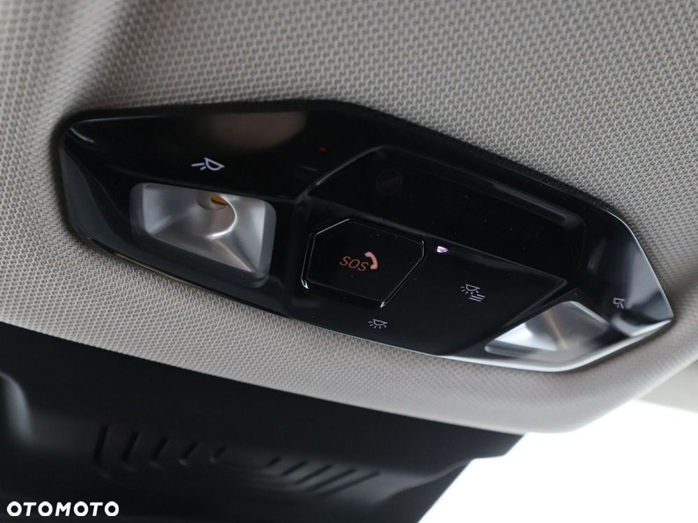 BMW Seria 2 218d - 33